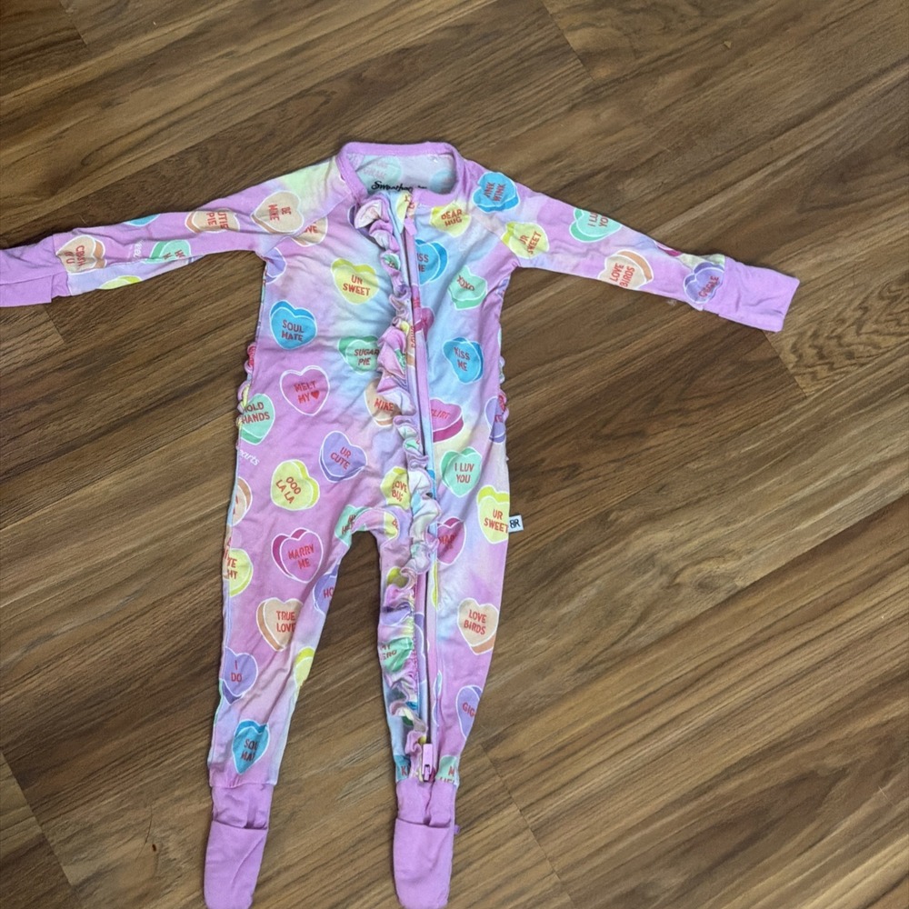 Bums & Roses Sweethearts Candy Baby Girls 0-3 Months Ruffle Footed Sleeper Pjs